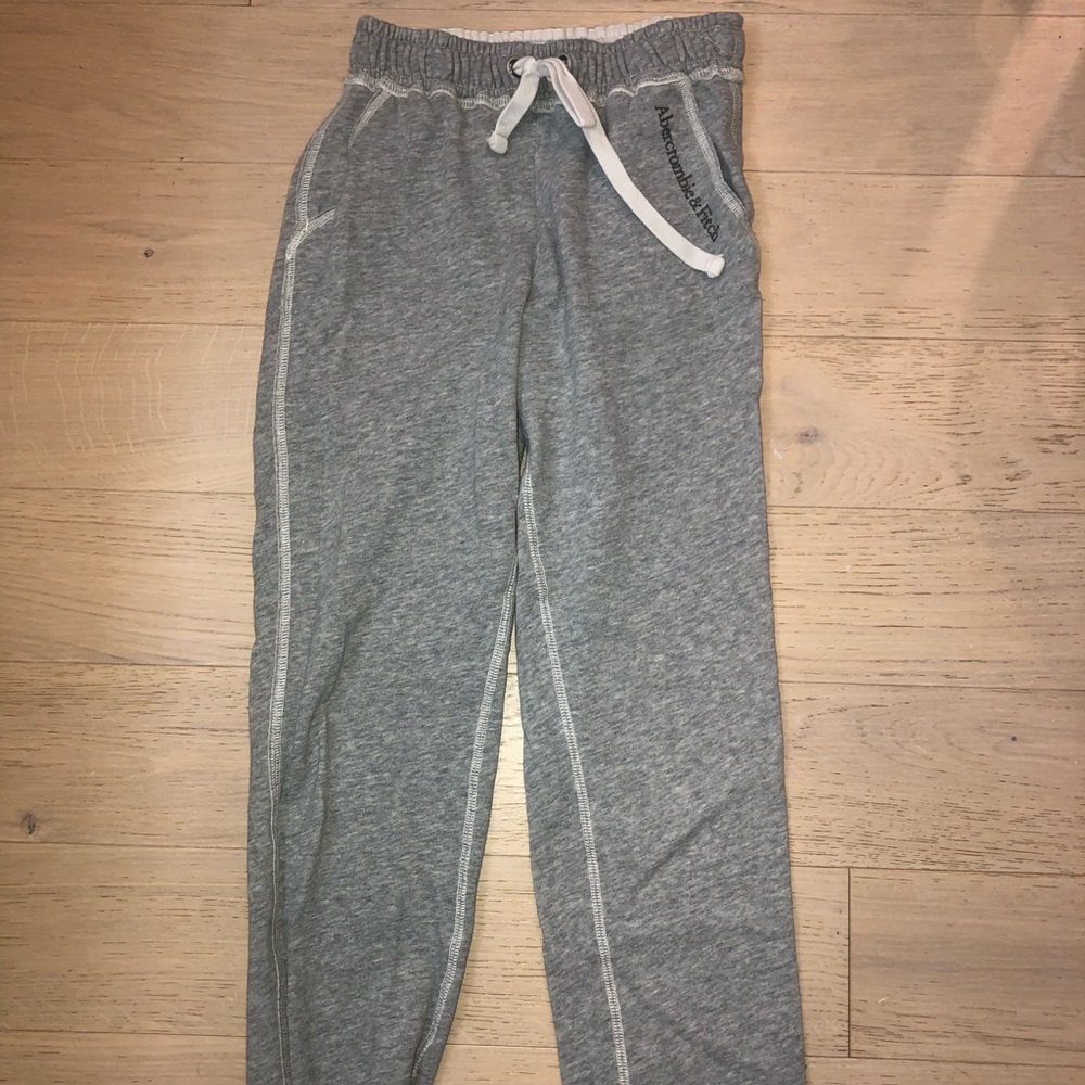 abercrombie & fitch - grey joggers